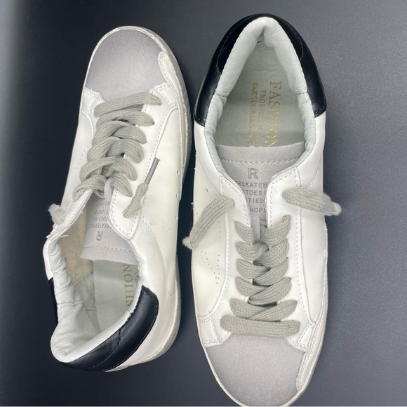 Woman’s size:39 9 Shoe white with Star logo shoe - Picture 7 of 7